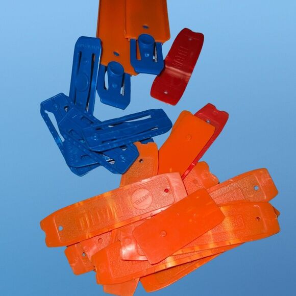 Huge Lot of Hot Wheels Playsets, Tracks & Accessories - Picture 5 of 8